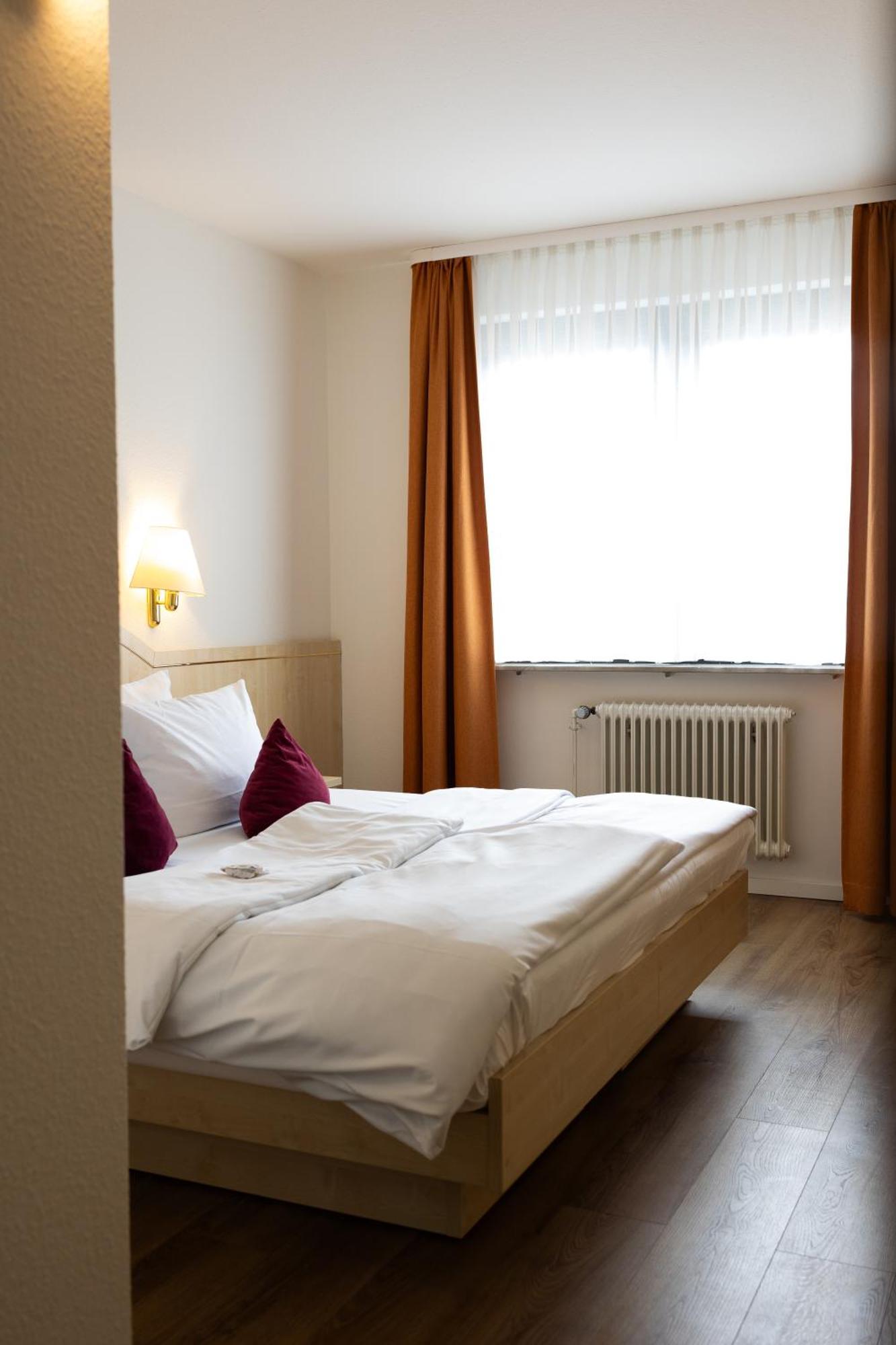 Hotel Kuebler Wendelstein Esterno foto